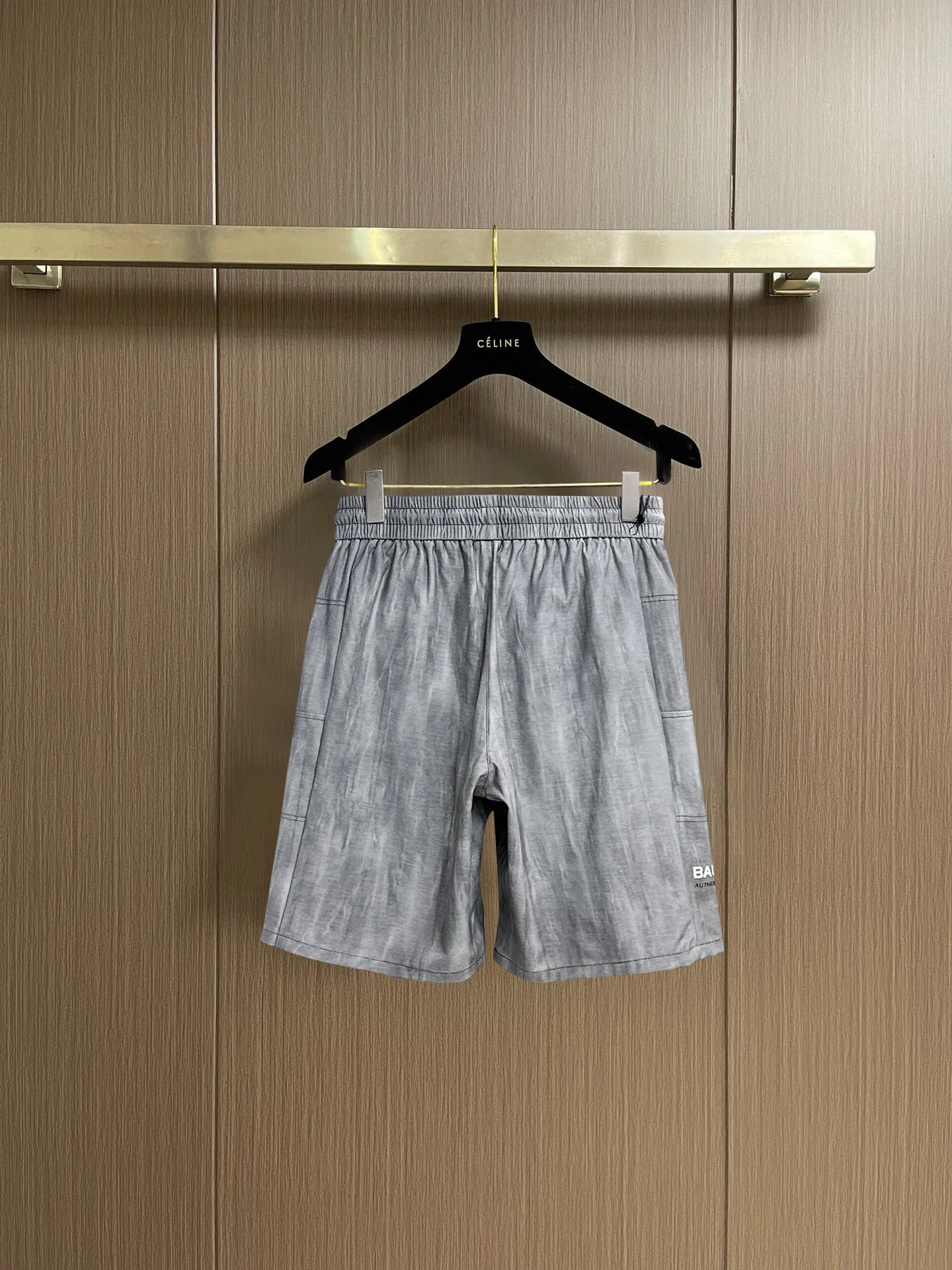 Balenciaga's three-standard complete 2026 summer New Arrival men's casual shorts, advanced custom-made Breathable fabric, Breathable fabric, extremely stretchy and comfortable, impeccable details, top-grade accessories, original logo design concept, delicate and soft feel! The upper body fit is awesome! Size: M-XXXL Please state your height and weight when ordering
